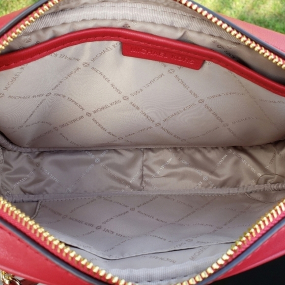 ⚠️LAST 1⚠️Michael Kors Jet Set LG EW Crossbody Red - Picture 3 of 6